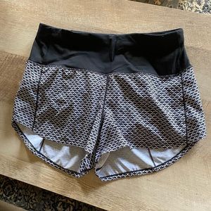NWOT Lululemon Speed Up Short High-Rise *2.5”